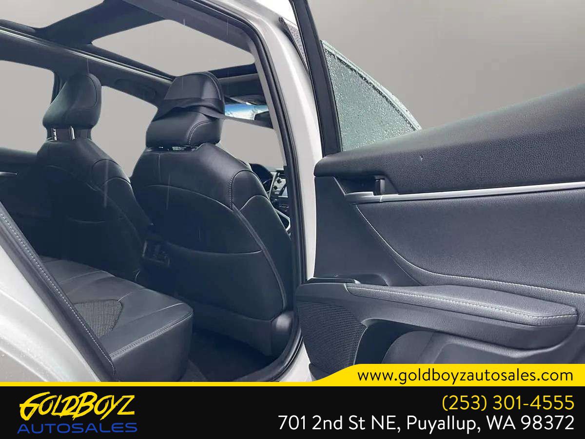 Used 2018 Toyota Camry XSE image 18