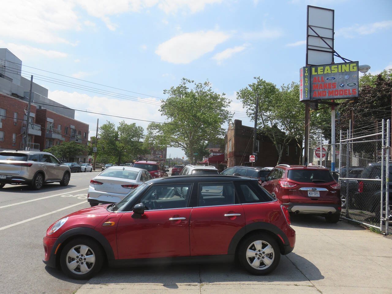 Used 2015 MINI Cooper 4-Door Hardtop FWD image 7