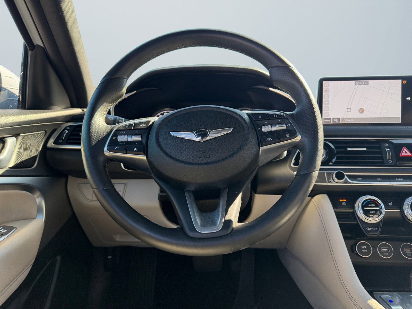 Used 2023 Genesis G70 2.0T image 14