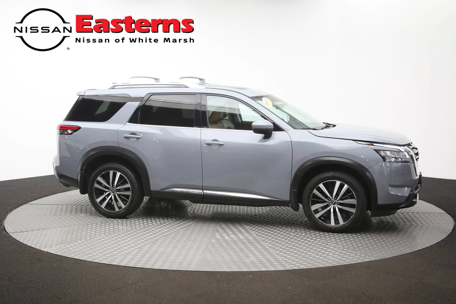 Used 2023 Nissan Pathfinder Platinum w/ Cargo Package AWD/4WD image 45