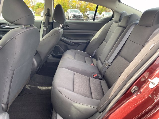 Used 2025 Nissan Altima 2.5 SV FWD image 17