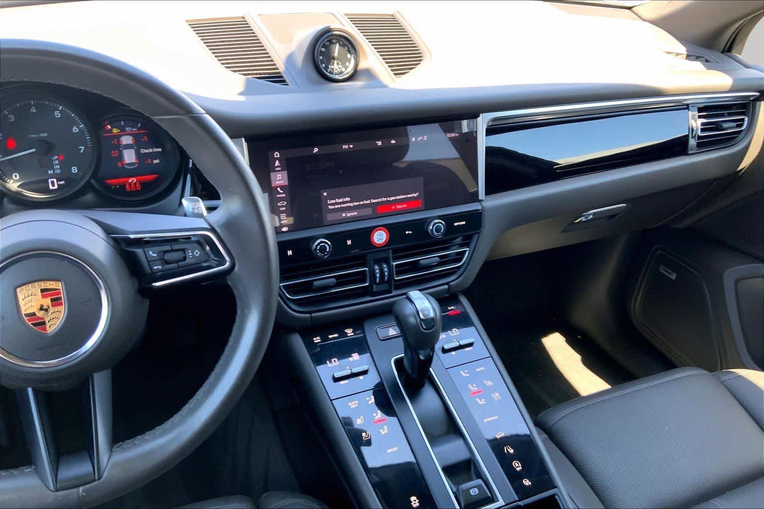 Used 2022 Porsche Macan AWD/4WD image 6