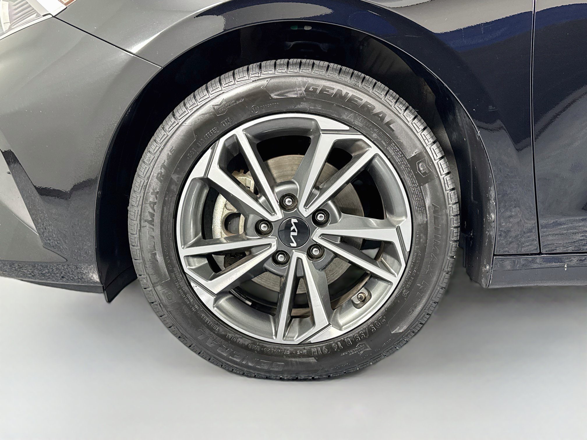 Used 2023 Kia Forte LXS w/ LXS Technology Package FWD image 28