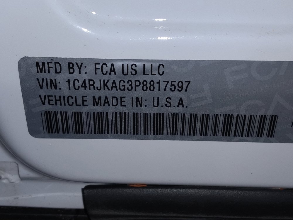 Used 2023 Jeep Grand Cherokee L Laredo AWD/4WD image 33
