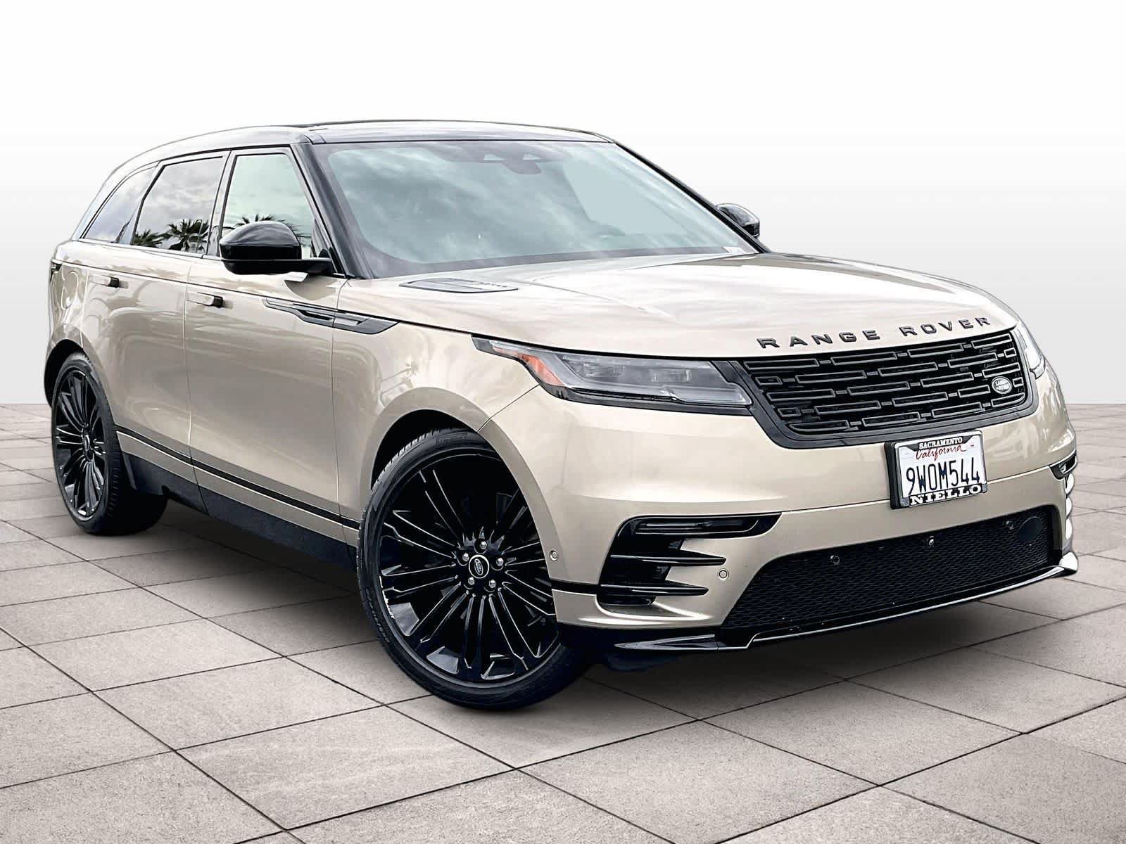 Used 2026 Land Rover Range Rover Velar Dynamic SE AWD/4WD image 2
