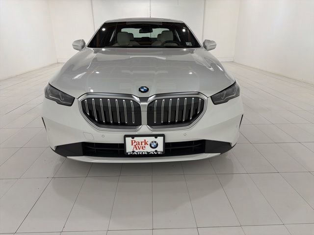 Used 2026 BMW 530i xDrive w/ Premium Package AWD/4WD image 8