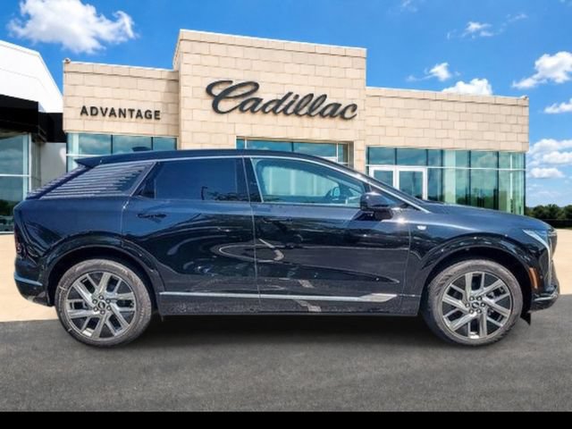 New 2026 Cadillac Optiq Luxury 1 w/ LPO, Floor Liner Package AWD/4WD image 13