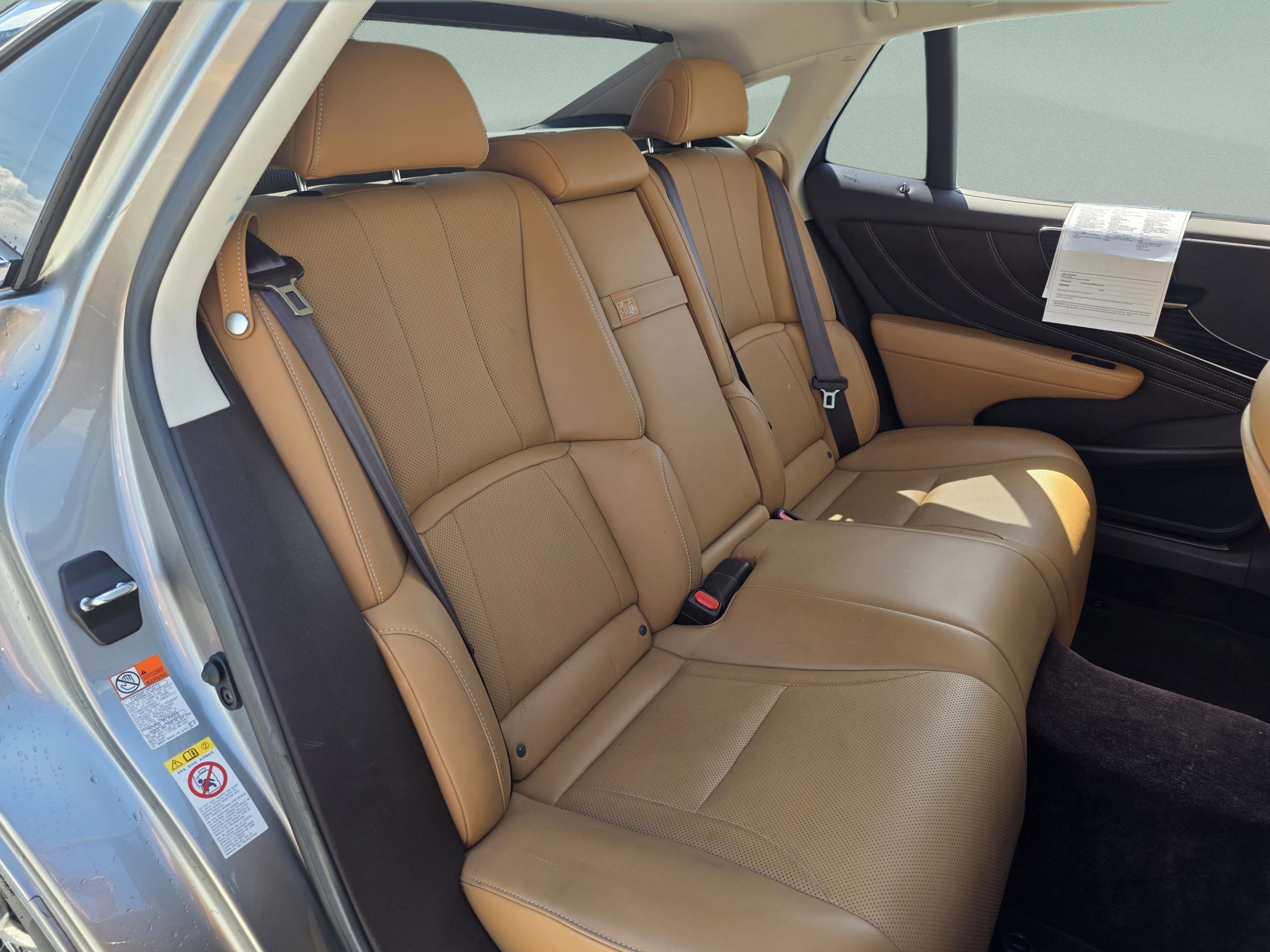 Used 2018 Lexus LS 500 w/ Accessory Package (Z2) image 28