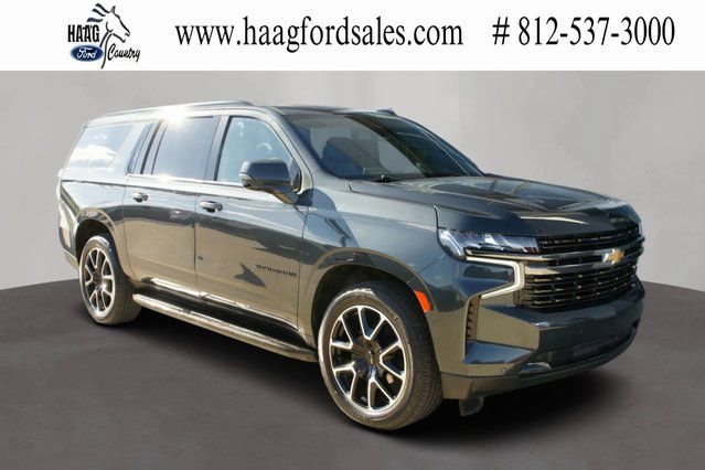 Used 2022 Chevrolet Suburban RST w/ Sport Performance Package image 1