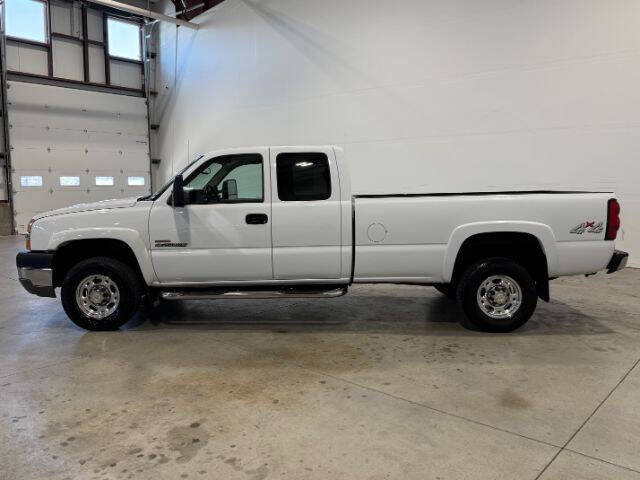 Used 2004 Chevrolet Silverado 2500 LS w/ Heavy-Duty Power Package AWD/4WD image 12