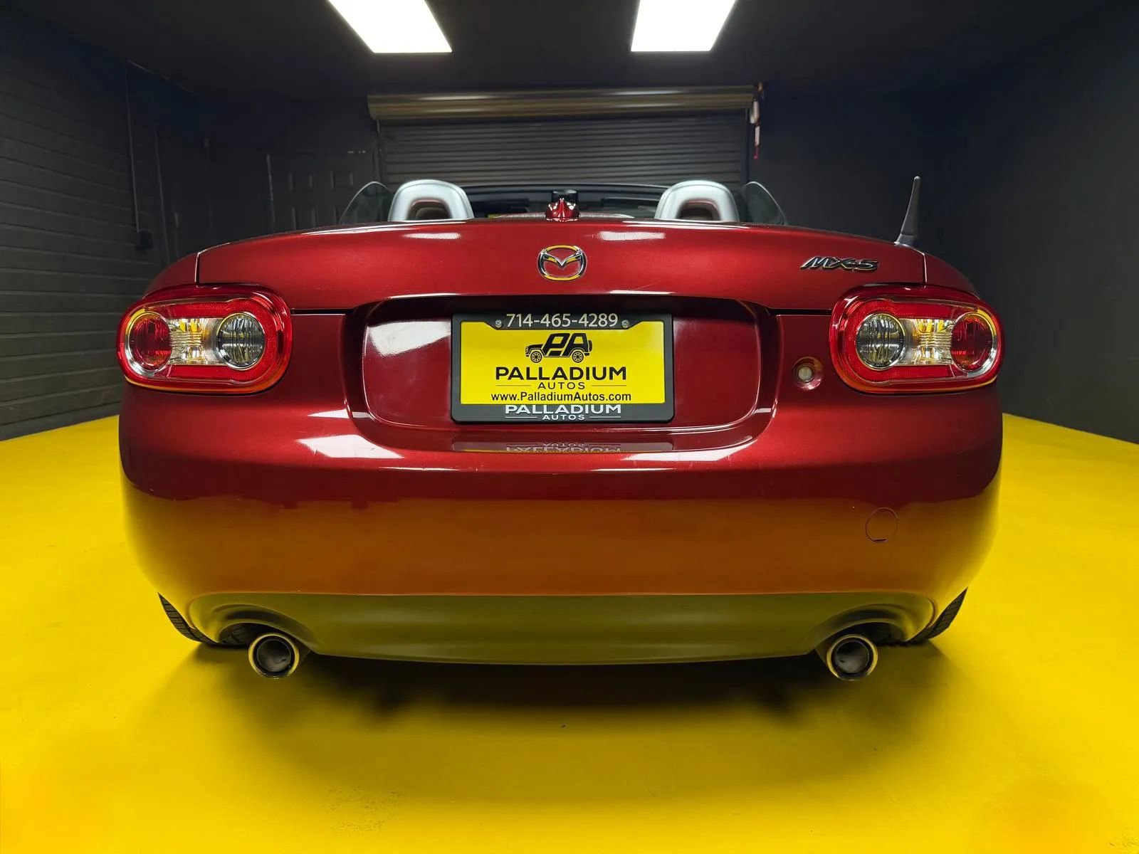 Used 2011 MAZDA MX-5 Miata Grand Touring w/ Premium Pkg image 5