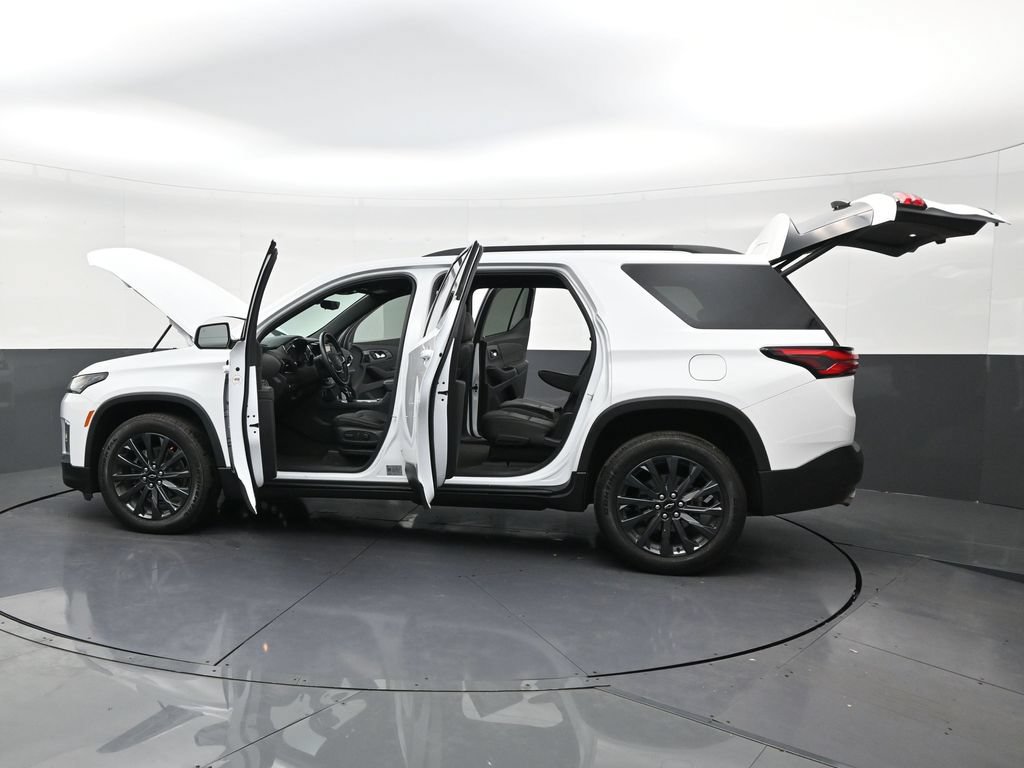 Used 2023 Chevrolet Traverse RS FWD image 29