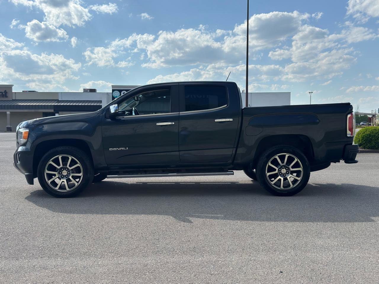 Used 2018 GMC Canyon Denali AWD/4WD image 2