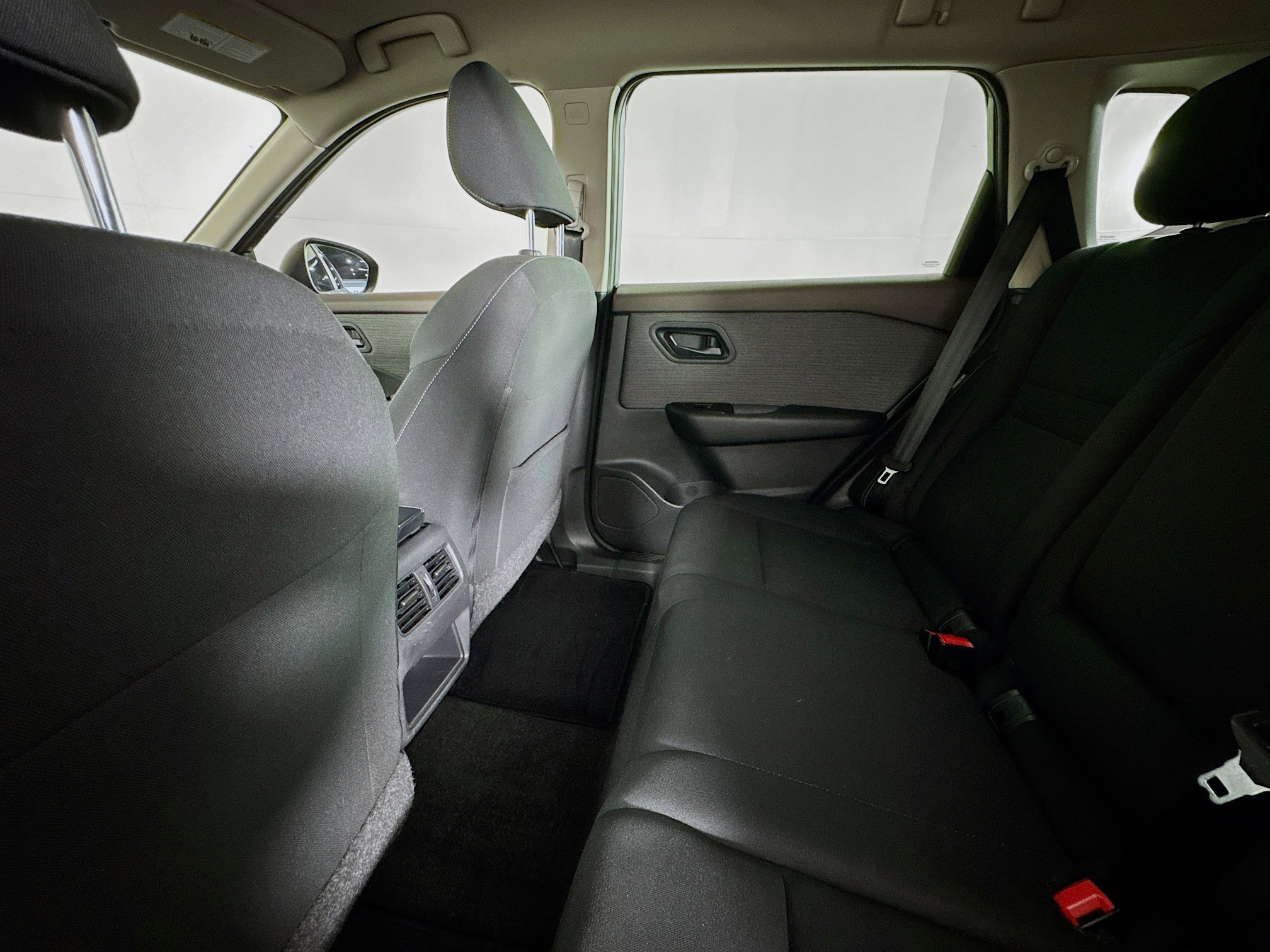 Used 2023 Nissan Rogue S image 24