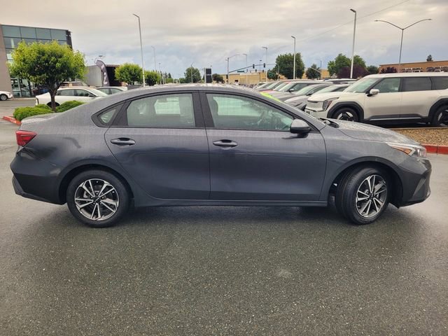 Used 2024 Kia Forte LXS FWD image 3