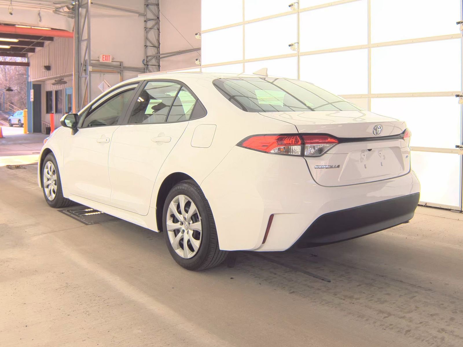 Used 2024 Toyota Corolla LE FWD image 9