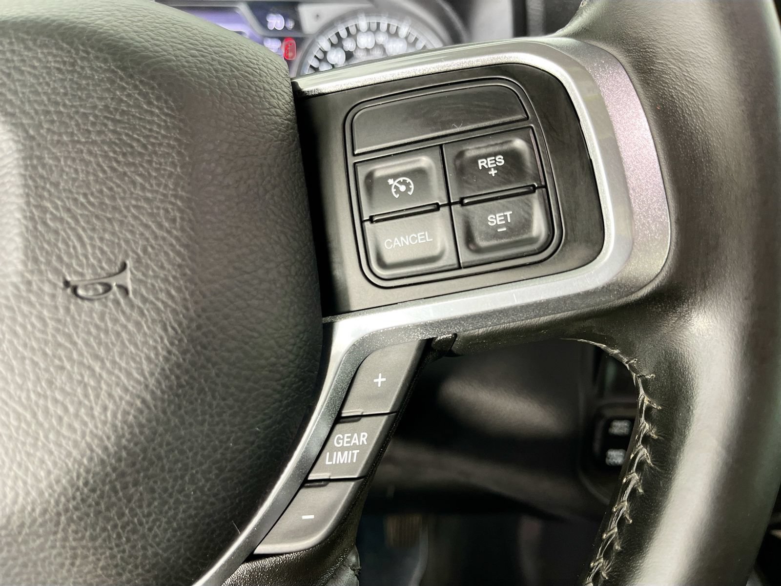 Used 2022 RAM 3500 Laramie AWD/4WD image 16