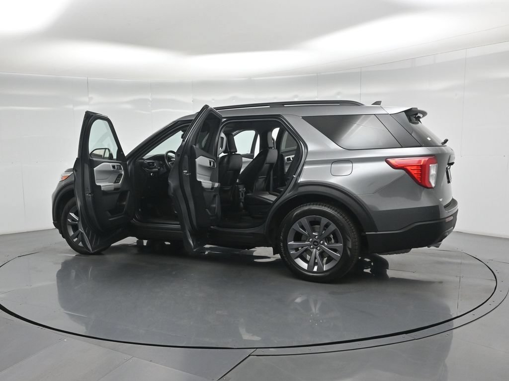 Certified 2023 Ford Explorer XLT w/ Equipment Group 202A RWD image 34
