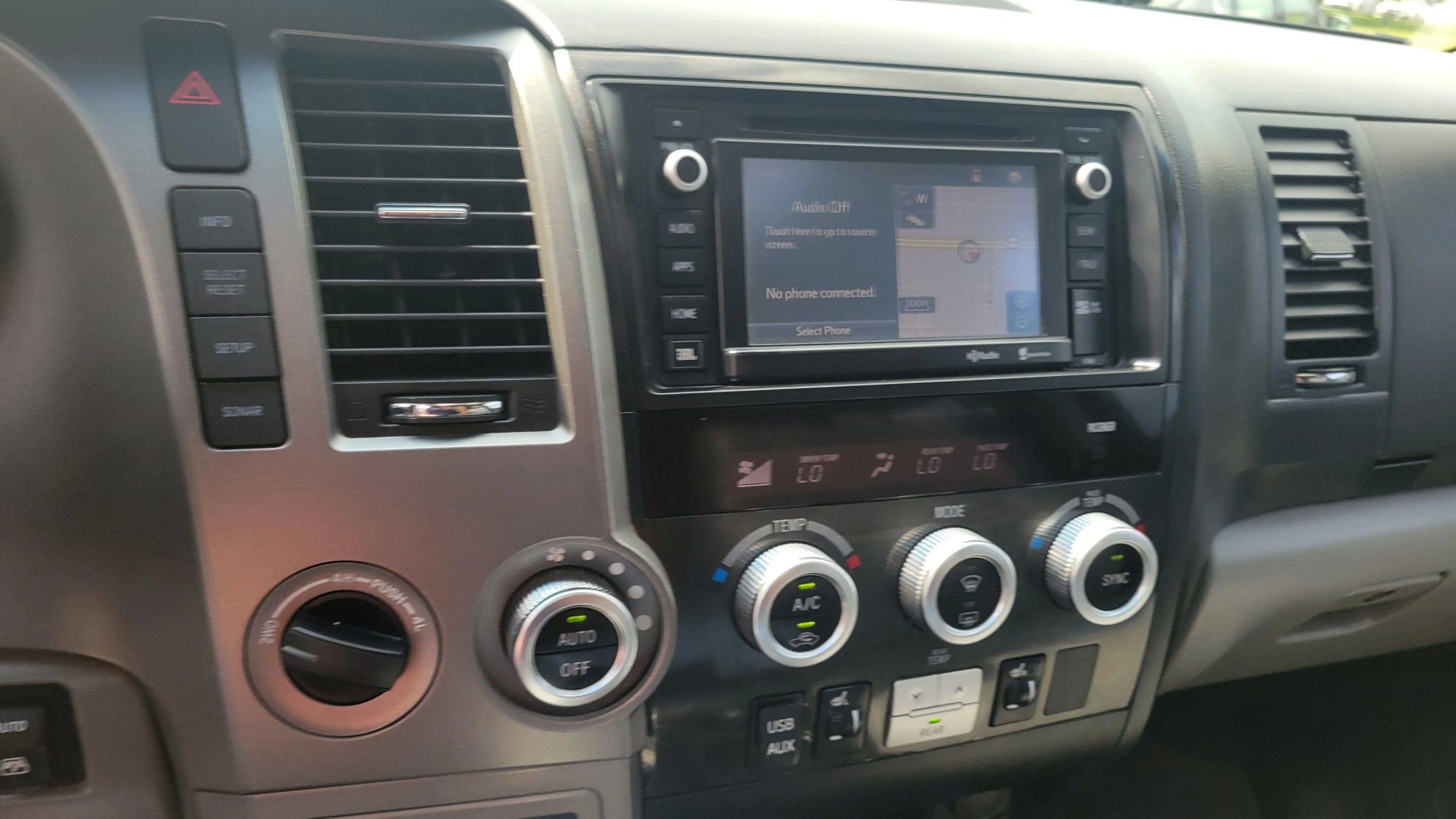 Used 2015 Toyota Sequoia Limited image 33