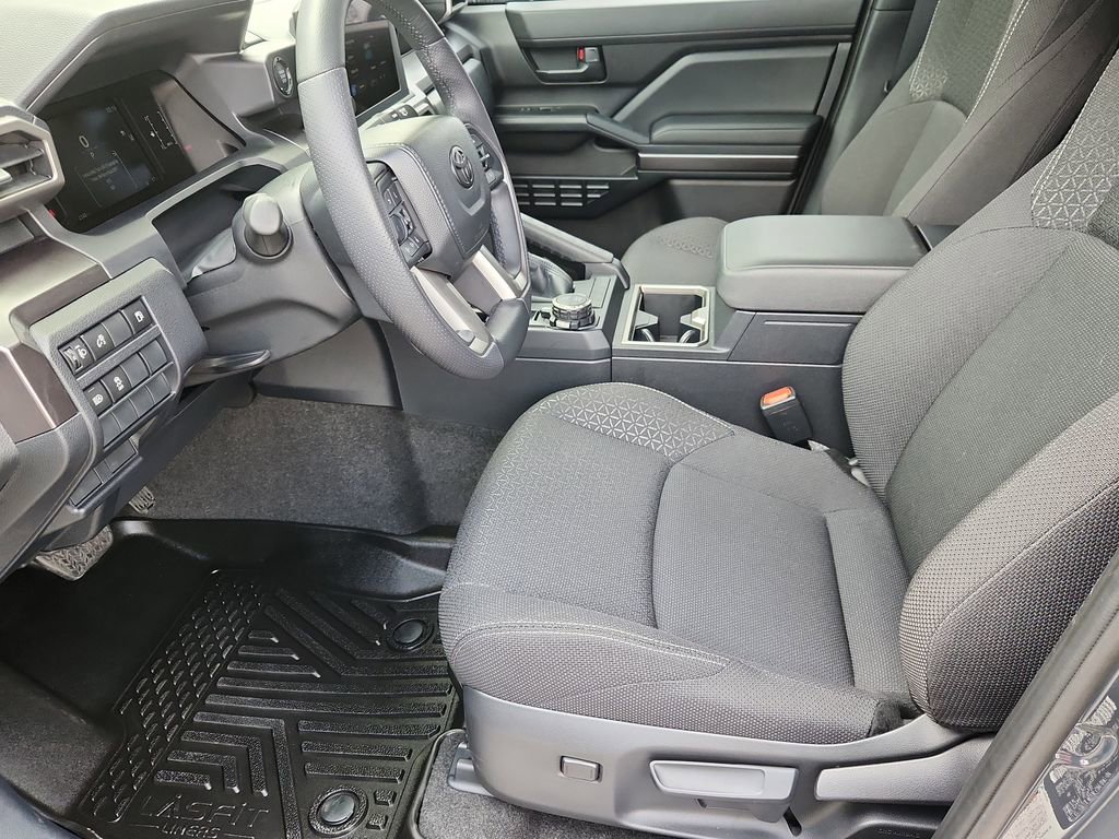 Used 2025 Toyota 4Runner SR5 AWD/4WD image 7