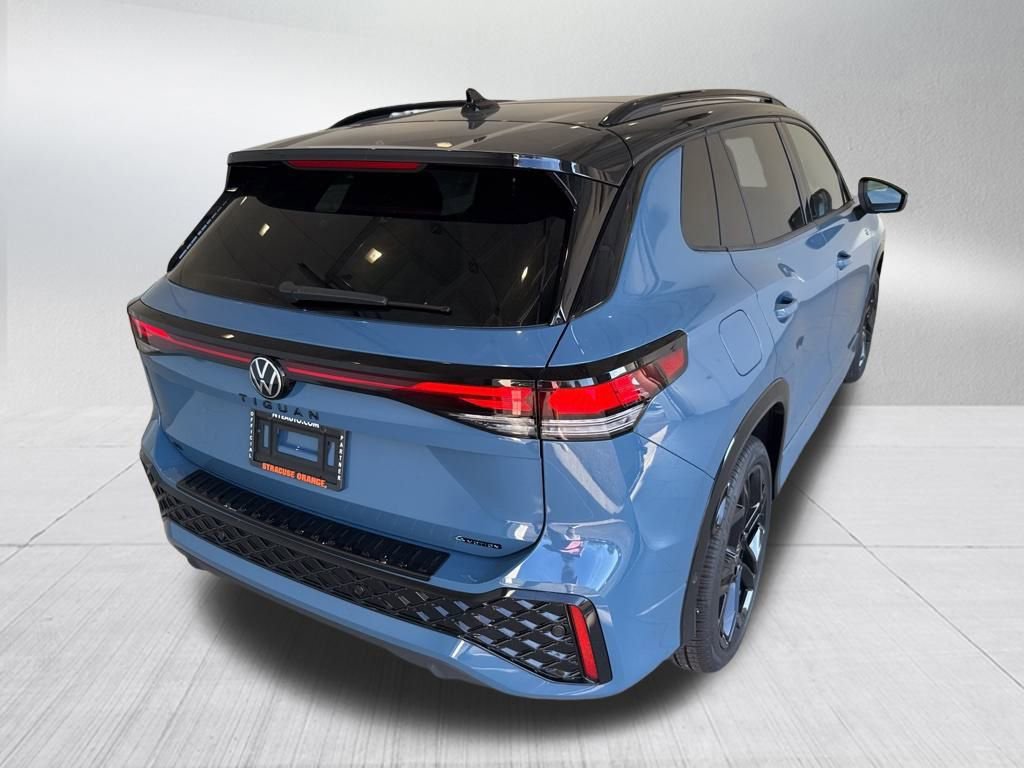 New 2025 Volkswagen Tiguan SE R-Line image 5