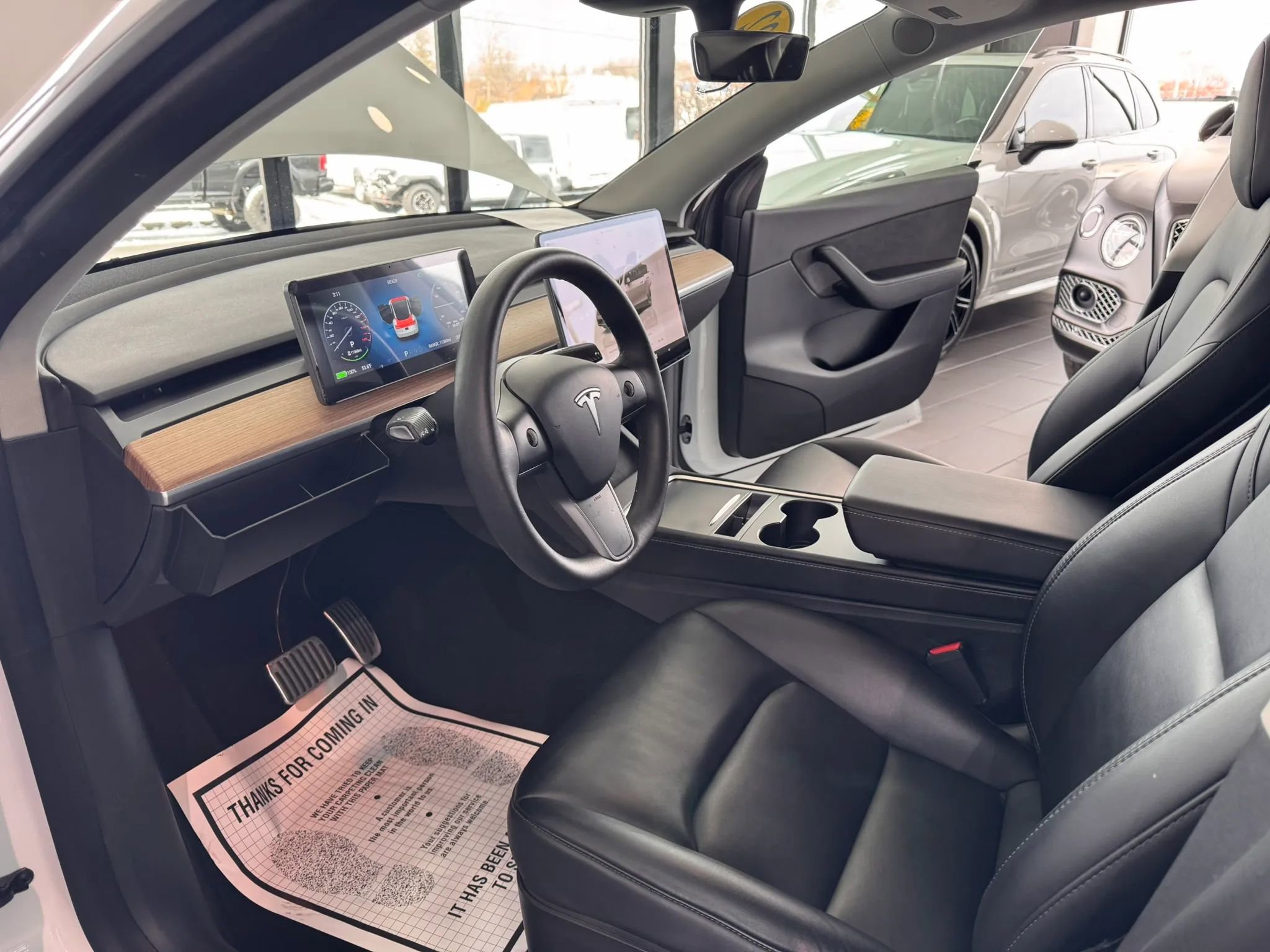 Used 2022 Tesla Model Y Long Range image 9