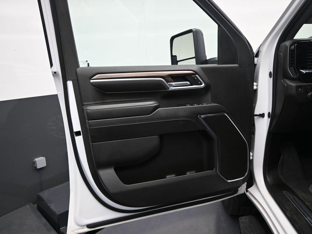 Used 2024 Chevrolet Silverado 2500 LT w/ Convenience Package image 12