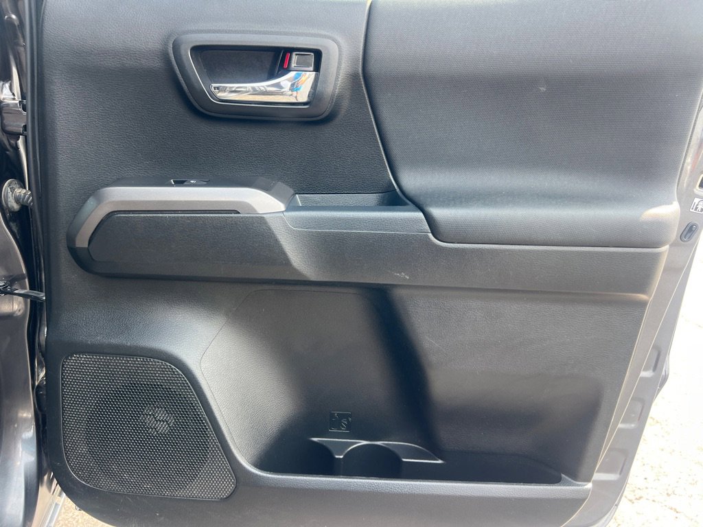 Used 2017 Toyota Tacoma 4x4 Double Cab image 15