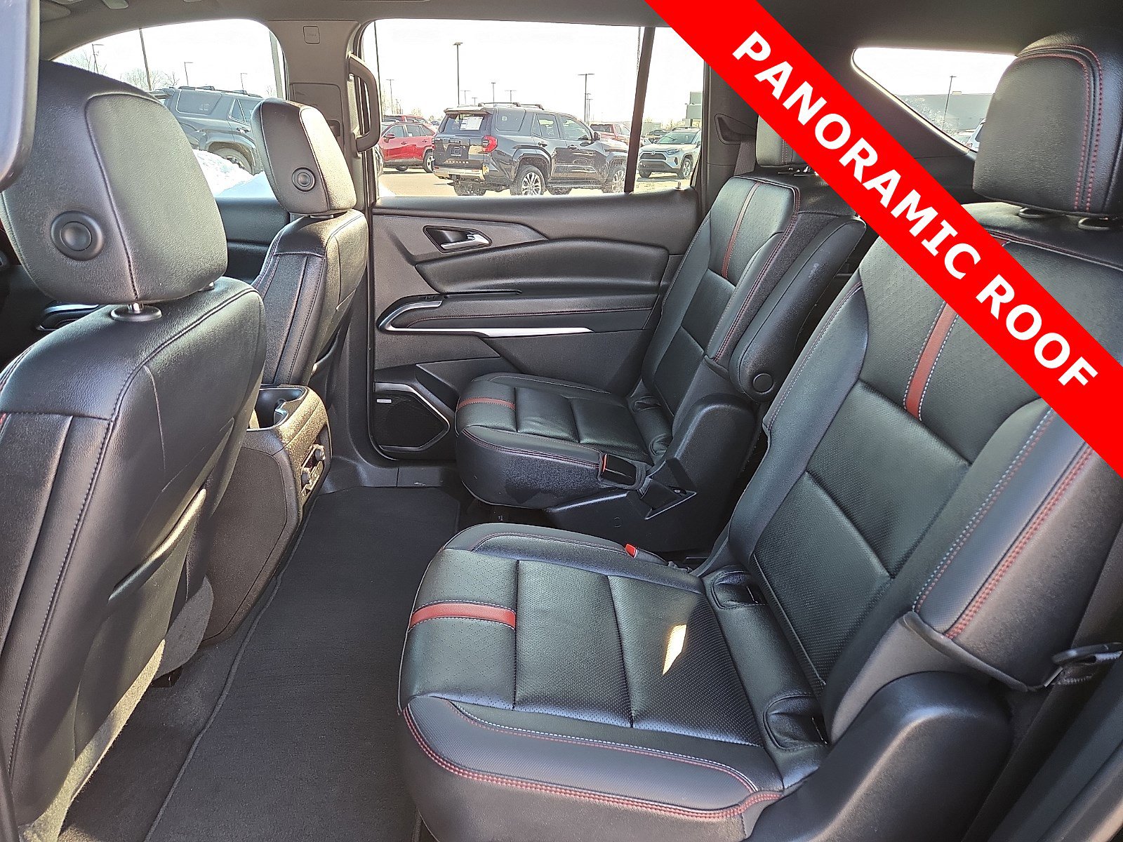 Used 2024 Chevrolet Traverse RS image 11