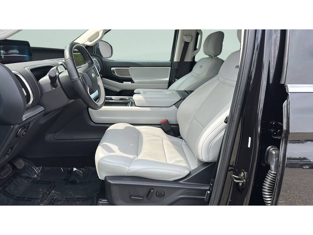 Used 2025 Ford Expedition Max Platinum AWD/4WD image 10