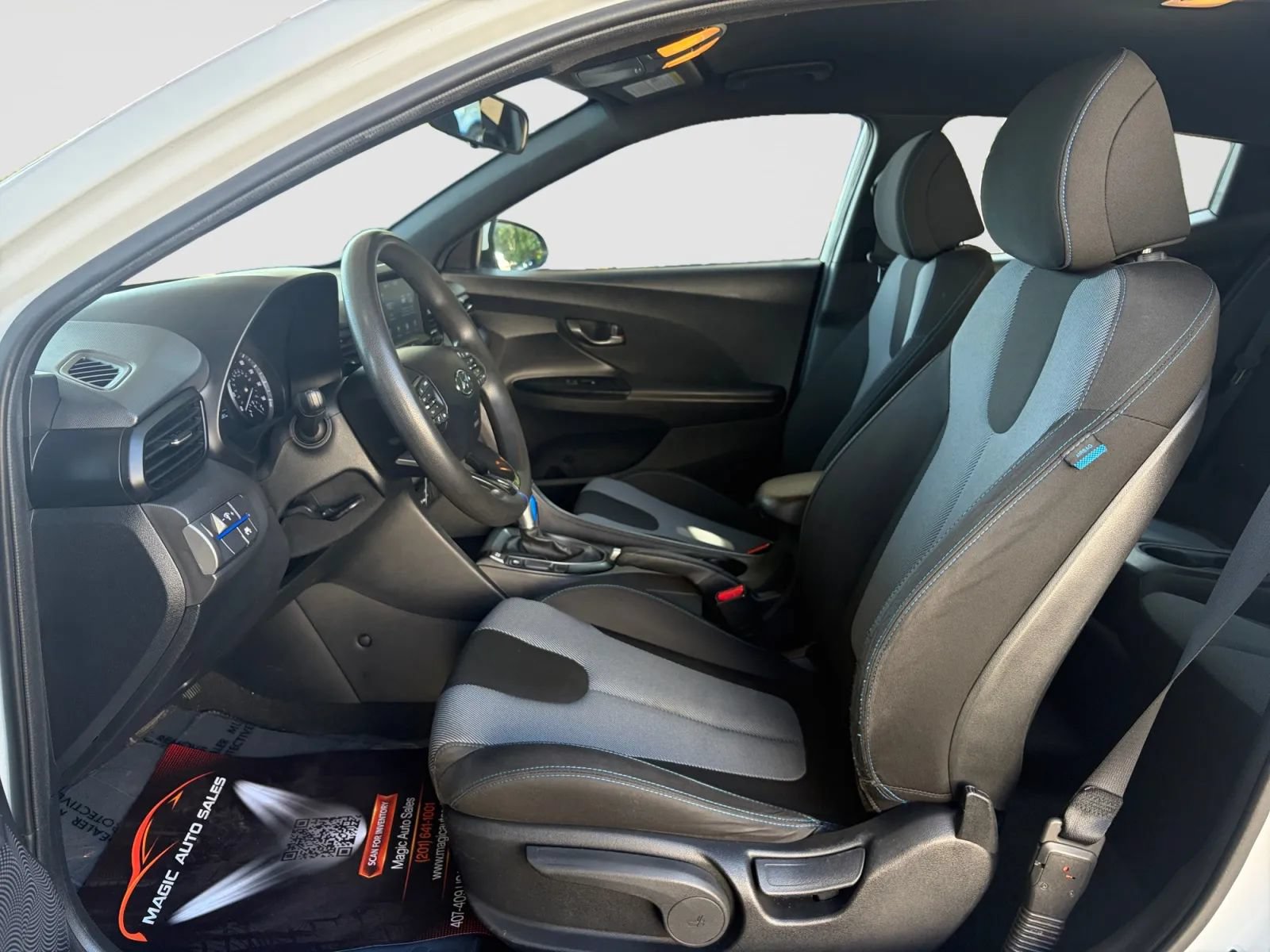 Used 2020 Hyundai Veloster 2.0 FWD image 12