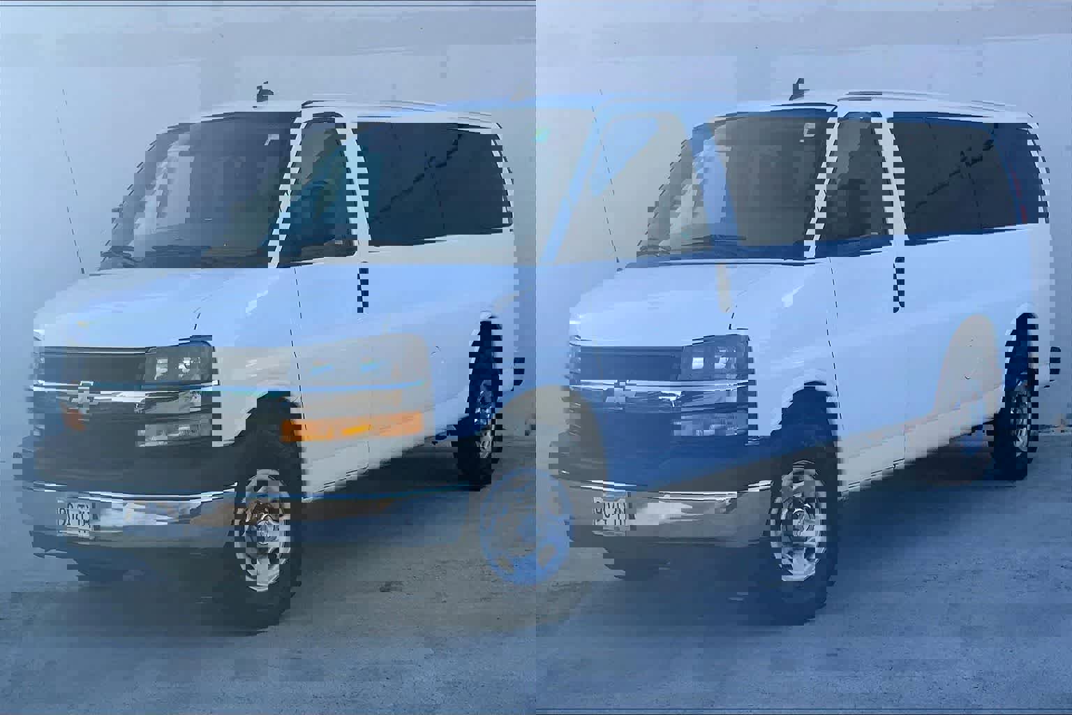 Used 2020 Chevrolet Express 3500 LT w/ LT Preferred Equipment Group image 1