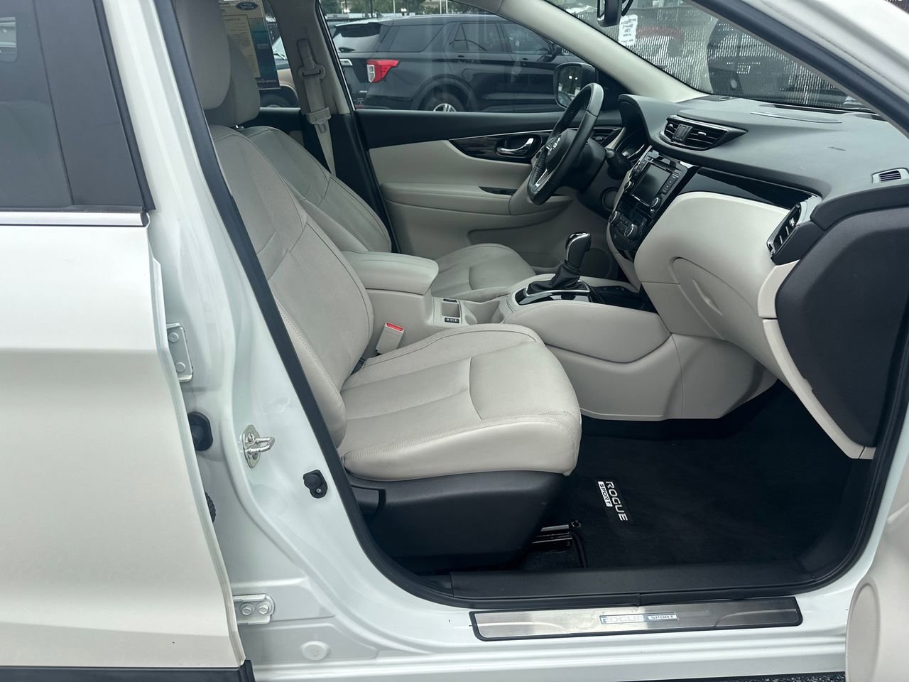 Used 2019 Nissan Rogue Sport SL w/ Premium Package FWD image 13