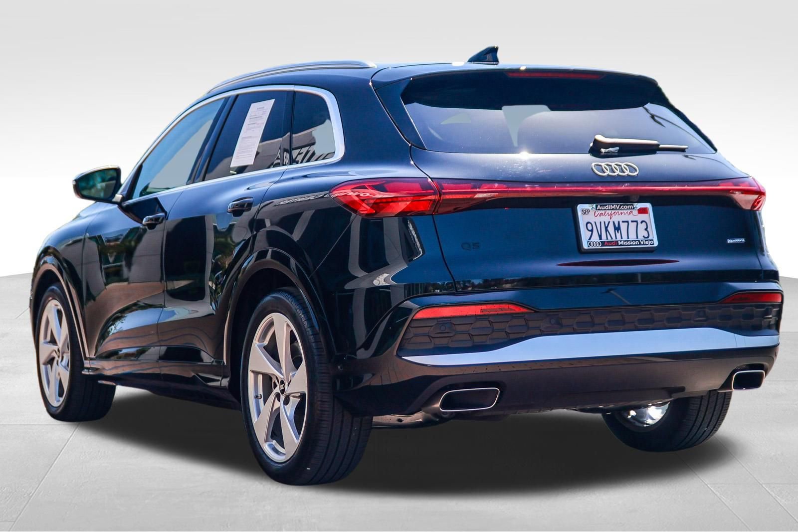 Certified 2025 Audi Q5 Prestige image 4