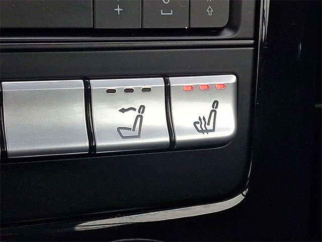 Used 2019 Mercedes-Benz SLC 300 w/ Premium Package image 25