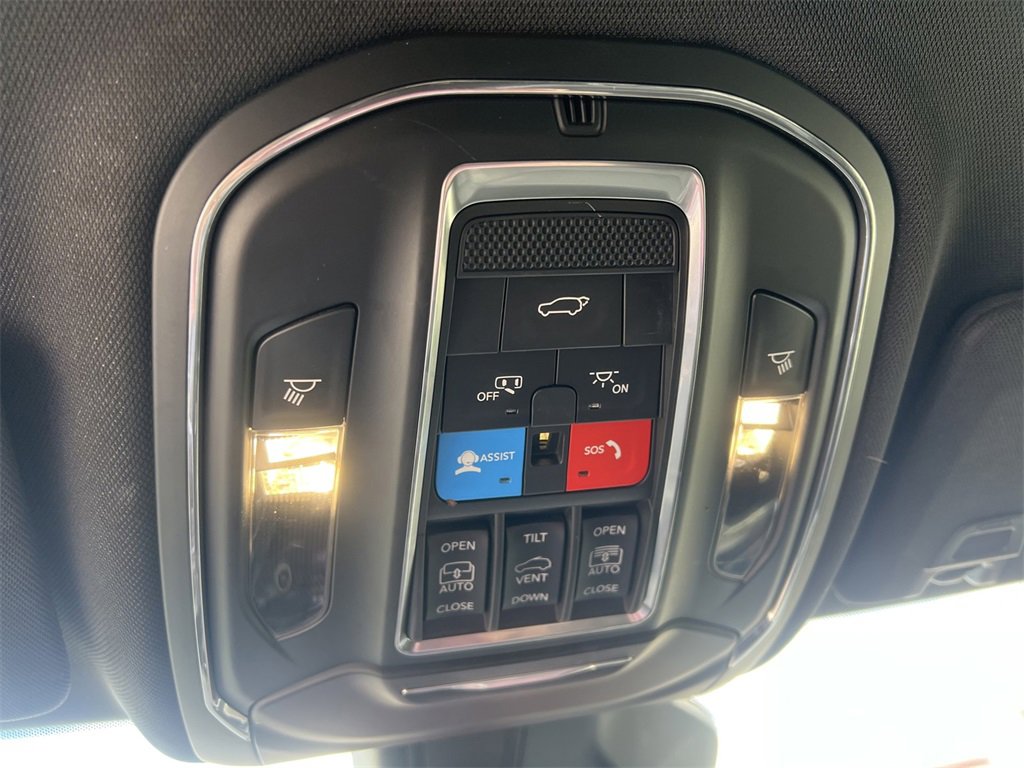 Used 2024 Jeep Grand Cherokee L Limited image 19