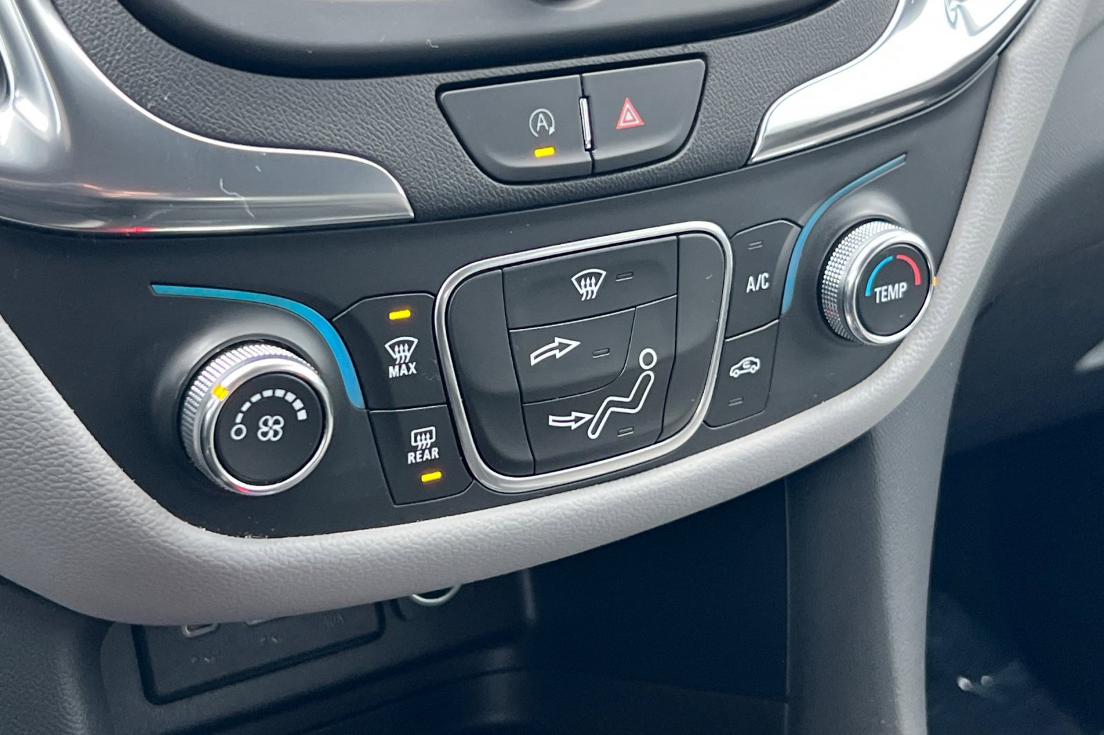 Used 2022 Chevrolet Equinox LS image 17