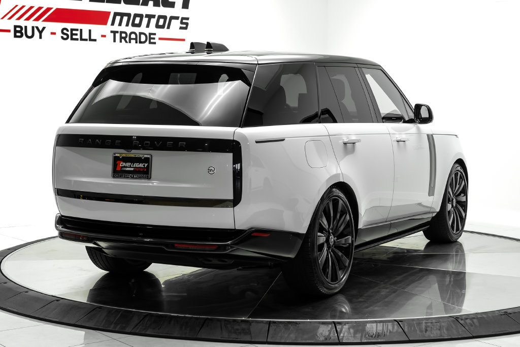 Used 2023 Land Rover Range Rover SV AWD/4WD image 10