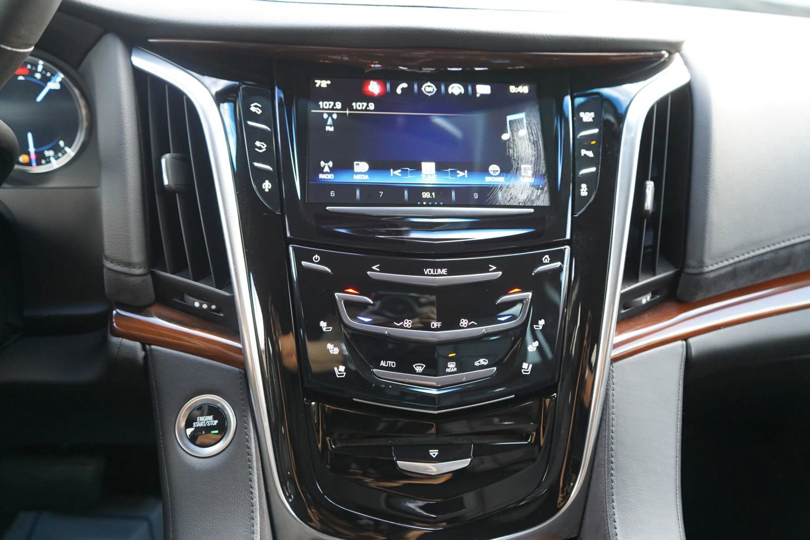 Used 2016 Cadillac Escalade 2WD image 11