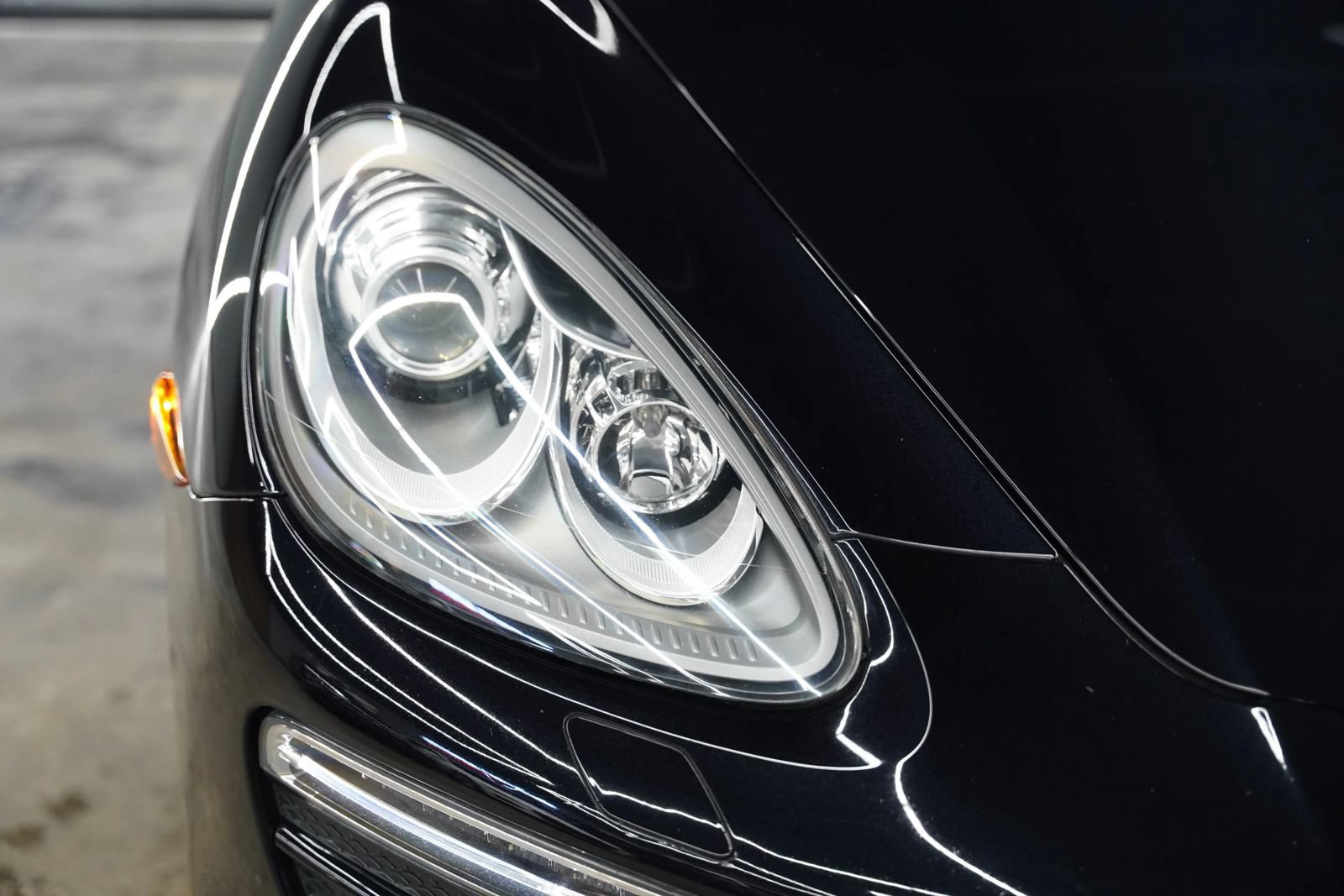 Used 2014 Porsche Cayenne AWD/4WD image 6
