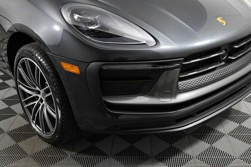 Certified 2026 Porsche Macan AWD/4WD image 37