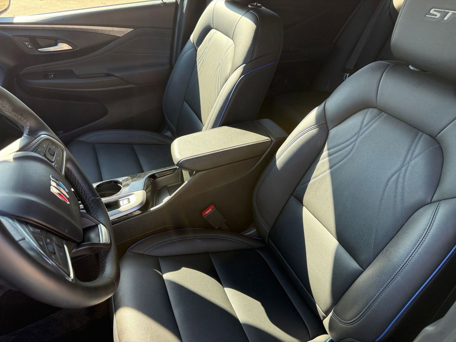 Used 2025 Buick Envista Sport Touring image 36