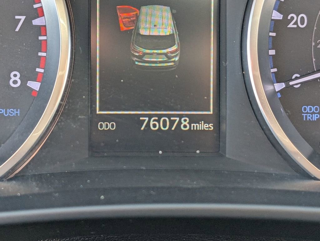 Used 2019 Toyota Highlander LE image 25