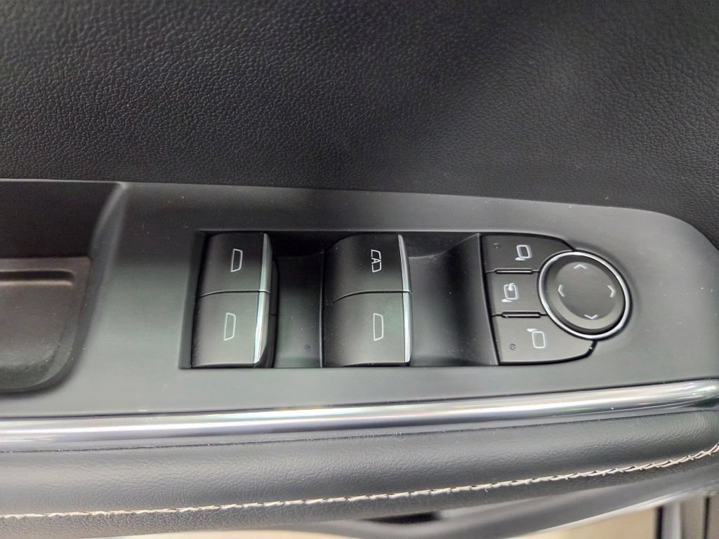 Used 2026 GMC Acadia Denali w/ LPO, Floor Liner Package AWD/4WD image 25