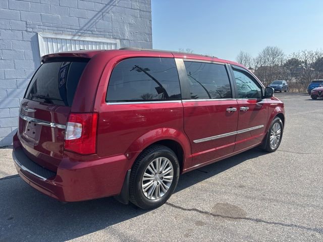 Used 2015 Chrysler Town & Country Touring-L w/ Driver Convenience Group FWD image 6