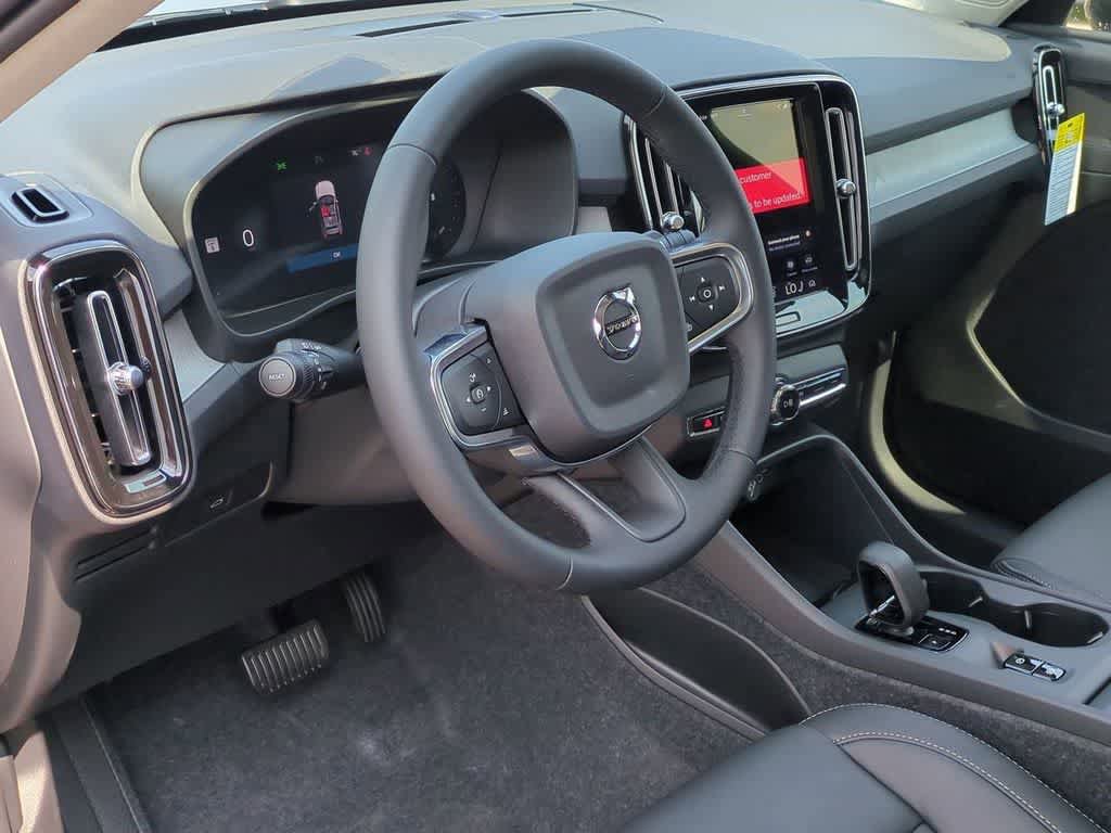 New 2026 Volvo XC40 B5 Core w/ Protection Package Premier AWD/4WD video 2