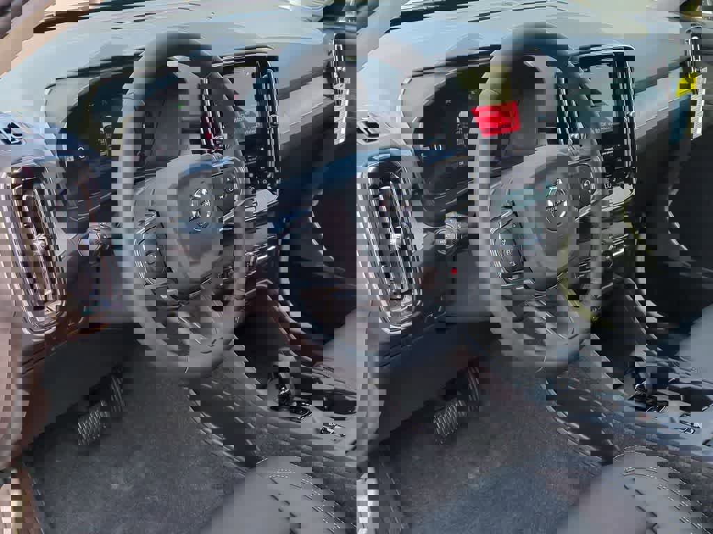 New 2026 Volvo XC40 B5 Core w/ Protection Package Premier image 2