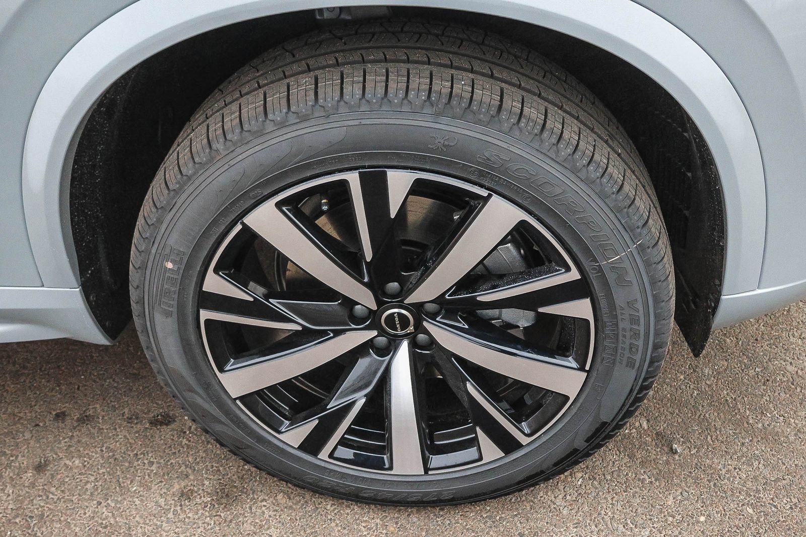 New 2026 Volvo XC90 B5 Core image 14