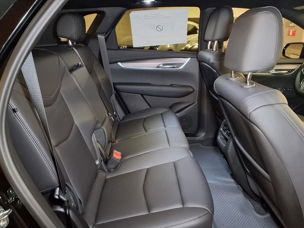 New 2026 Cadillac XT5 Luxury image 6