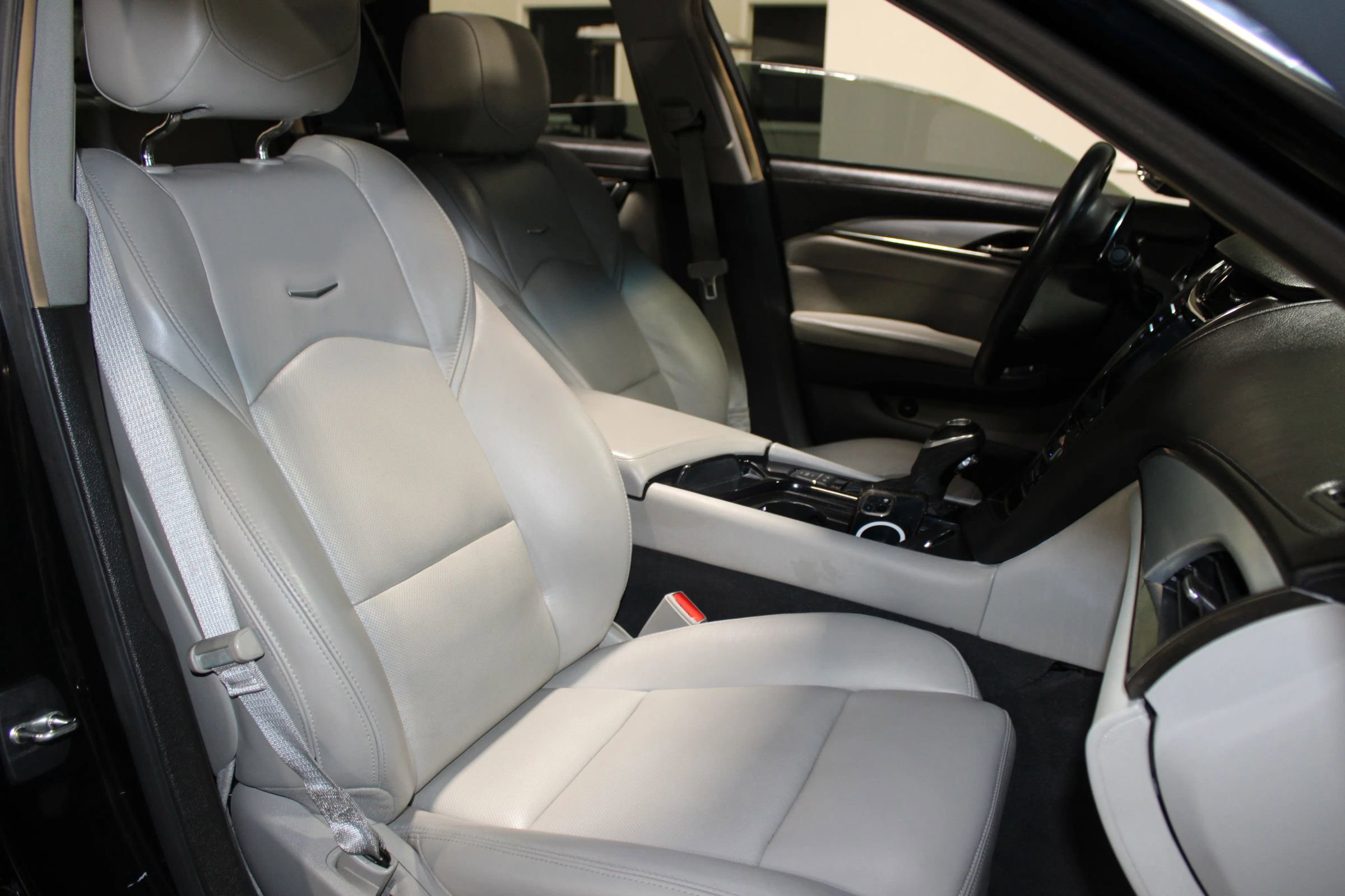 Used 2019 Cadillac CTS Luxury RWD image 31